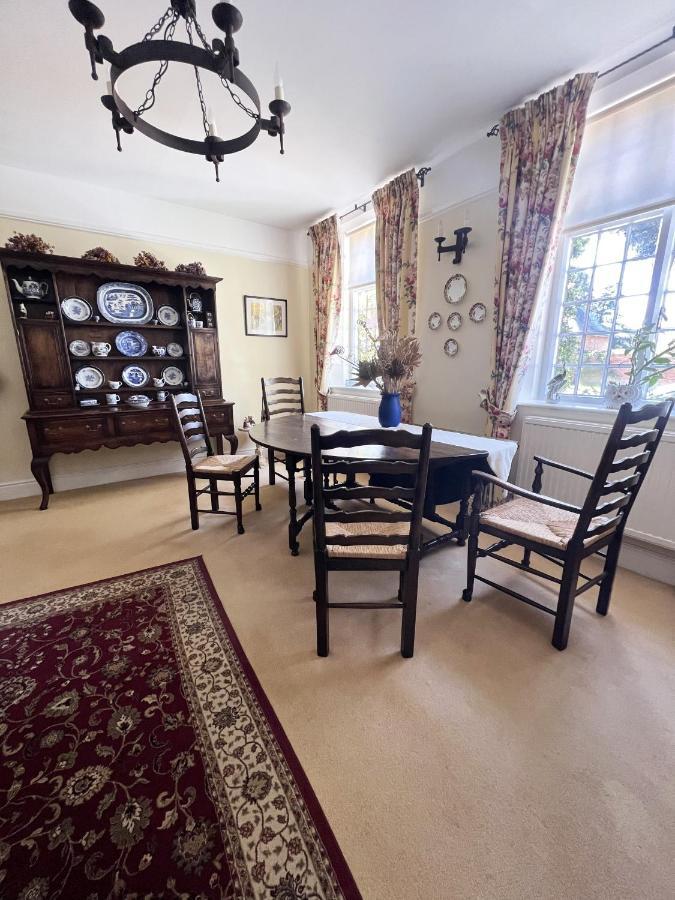 The Courtyard Bed & Breakfast Нюмаркет Екстериор снимка